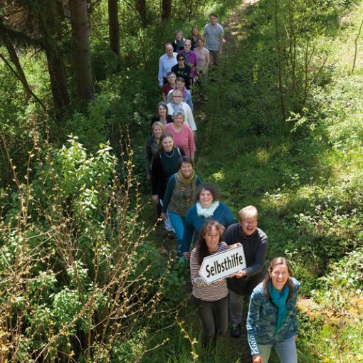 Selbsthilfe geht neue Wege, indem sie Hilfspotentiale aus der Bevölkerung heraus aktiviert und nutzt.