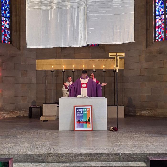 Gerd-Richard Neumeier zelebrierte den Auftaktsammlung der Caritas-Frühjahrssammlung in der St. Augustin-Kirche zu Coburg.